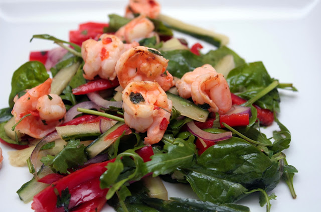 meg-made: 5:2 Diet recipes - garlic and chilli prawn salad