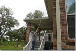 Cleaning Gutters-003