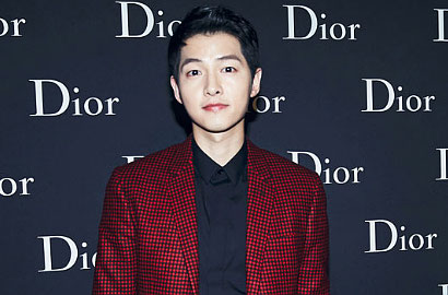 Berita Hiburan Korea Kpop Terbaru 2016, Wow! Song Joong Ki Dapat Gelar Suami Idaman di Tiongkok HorasSumutNews.com - Berita Terkini Berkat "Descendants of the Sun", Song Joong Ki meraih popularitas yang luar biasa, khususnya di Tiongkok. Kini, publik Tiongkok dipastikan sudah terjerat pesona aktor ganteng ini. 