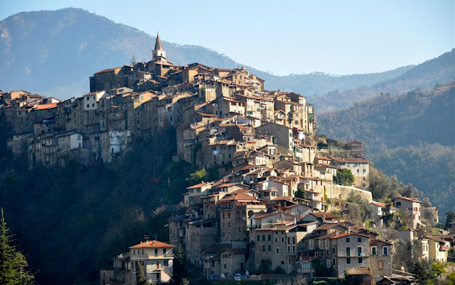 MEDIEVAL VILLAGE - ITALY