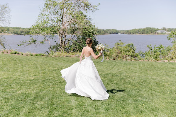 Spring Waterfront Wedding at London Town and Gardens in Edgewater, MD photographed by Maryland Wedding Photography Heather Ryan Photography