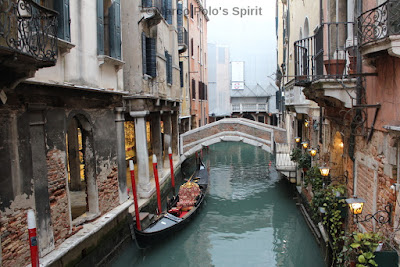 Gondola-in-Venice