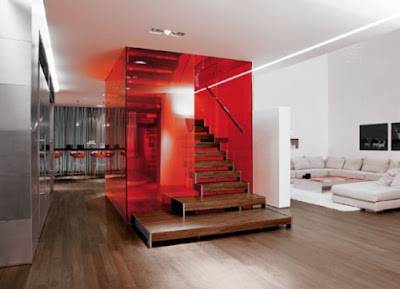 apartamento blanco y rojo