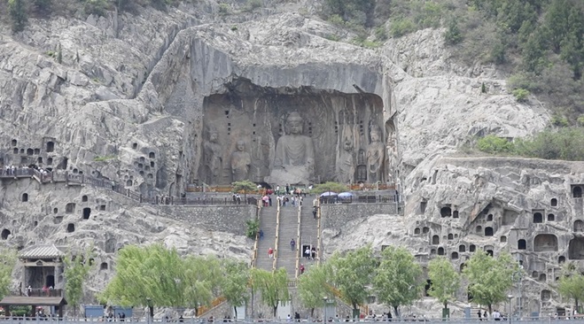 ถ้ำผาหลงเหมิน (Longmen Grottoes)