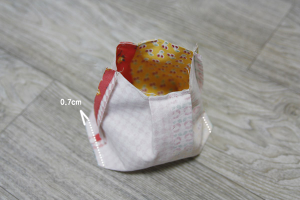 How to Sew Fabric Gift Bags - Free Photo Tutorial. 