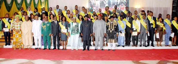 Goodluck Jonathan presents Medals to NYSC  winners in Aso Rock 7