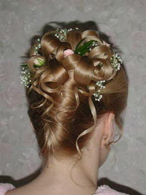 Nowadays, the French twist is one of elegant hairstyles women wear also on 