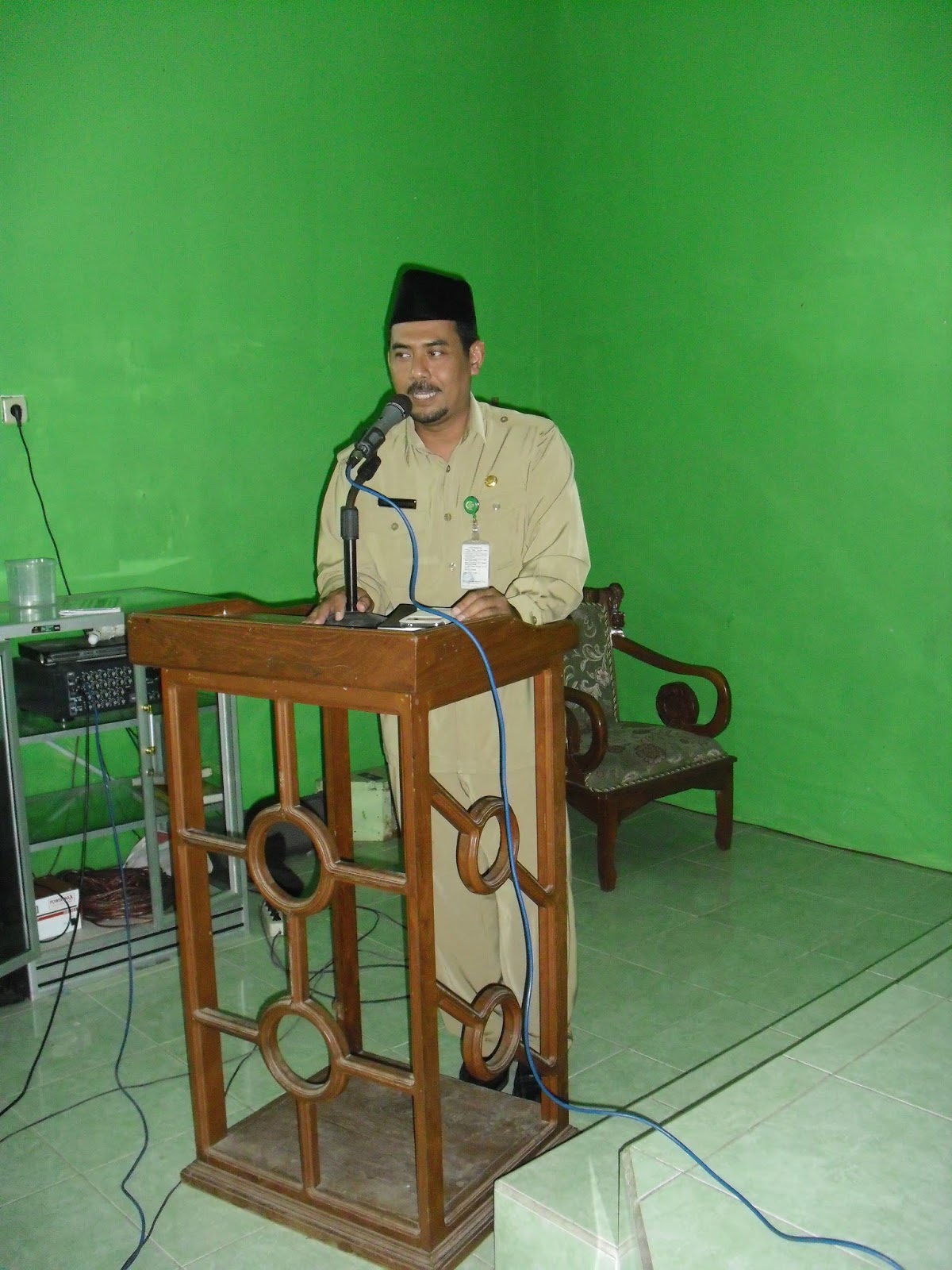 Bpk Haris Harisuddin Ka Kemenag Gresik membuka acara Workshop pendampingan K 13