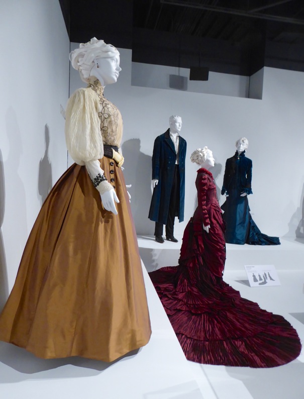 Crimson Peak film costumes