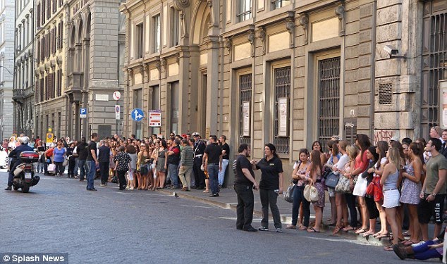 jersey shore in italy filming. Jersey Shore cast touch down