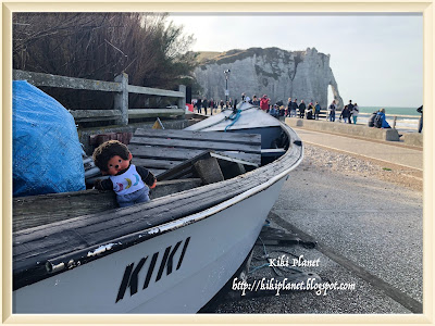 kiki monchhichi falaises etretat normandie 