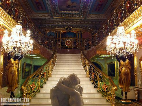 Особняк Брынцалова фото парадной лестницы