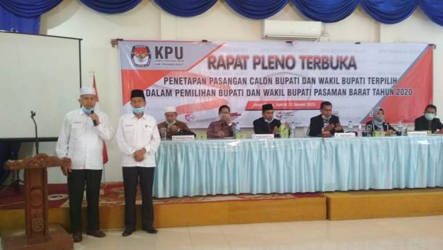 KPU Pasaman Barat Tetapkan Bupati dan Wakil Bupati Terpilih  Hamsuardi-Risnawanto 