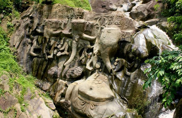 statues of unakoti