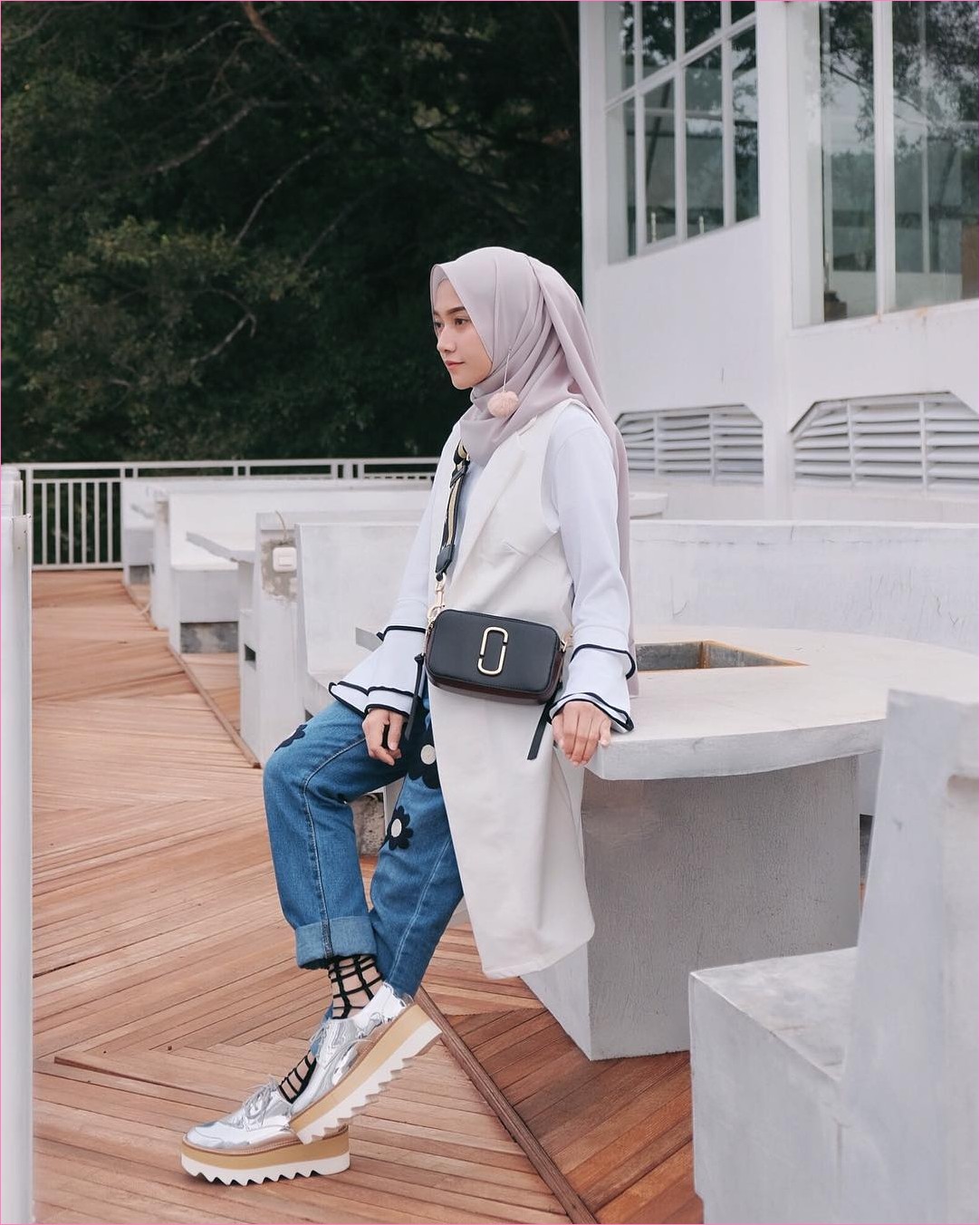  Ala Selebgram di tahun ini menjadi salah satu musim bebrusana yang semakin menarik saja p 39 Outfit Pasangan Kerudung Pashmina Ala Selebgram 2018 Kekinian