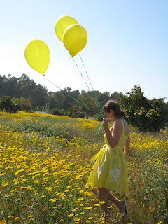 Nina yellow balloons