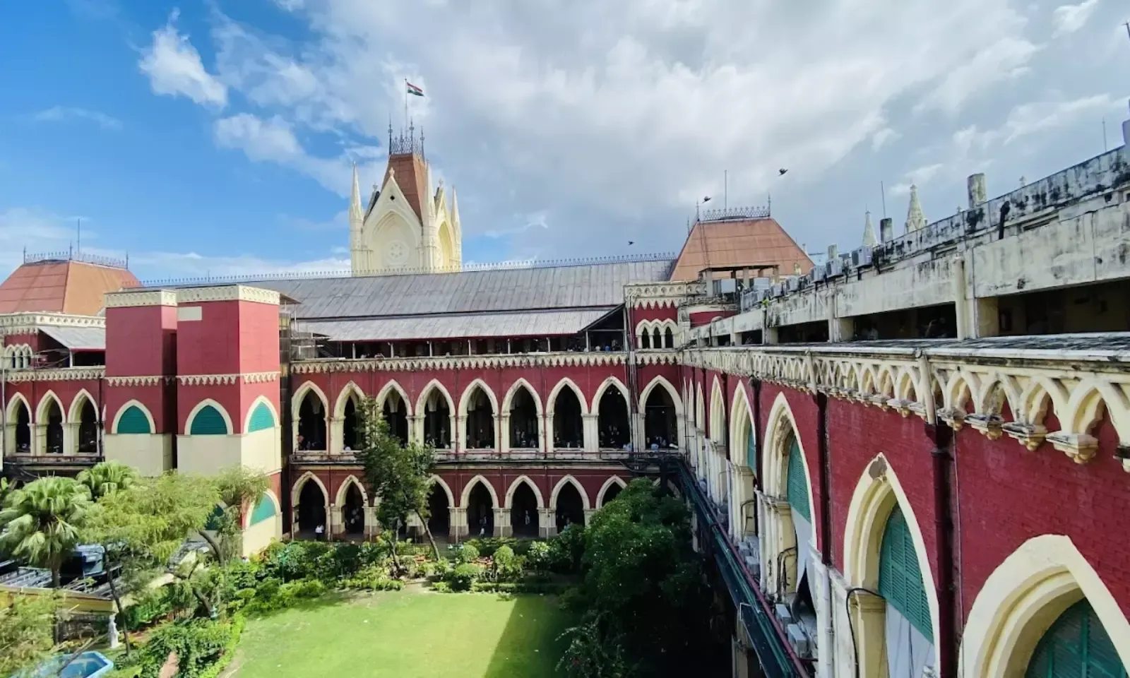 Calcutta High Court: Mere Apprehension of Flight Risk Insufficient to Issue Look-Out Circular