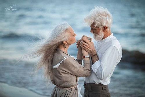 Old Couple Holding Hand Romantic Image