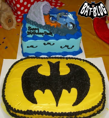 Batman Birthday Cake on And Collectibles  Kevin S Batman Logo   Bat Cycle Birthday Cakes