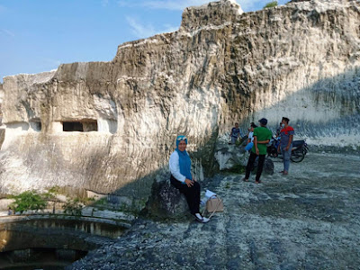 Prawita GENPPARI Desain Bukit Kapur Madura Seperti PETRA Yordania