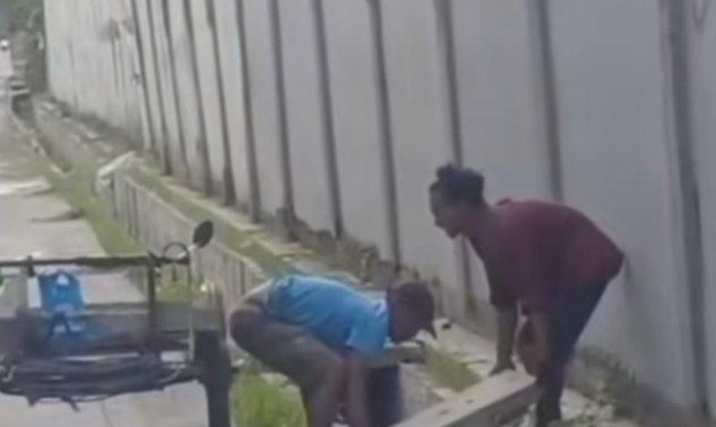 Dua Pria Pencuri Beton Drainase di Medan Sunggal Ditangkap Warga