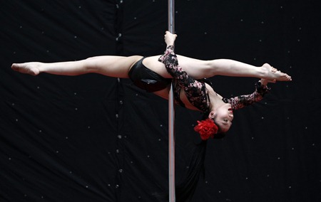 Pole Dance China1