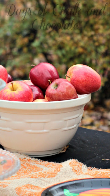 apples-buffet-table