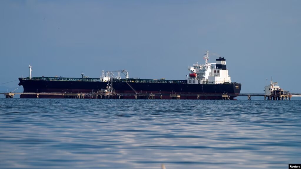 Zarpa a EEUU primer cargamento de crudo venezolano de Chevron tras licencia