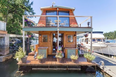 Esta hermosa y pequeña casa flotante es el mejor escape de la ciudad