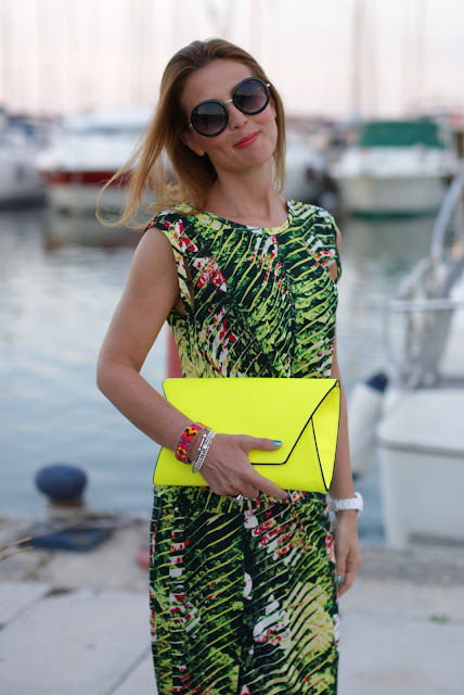 Kenzo Jungle print dress, round sunglasses, Zara neon clutch, Fashion and Cookies