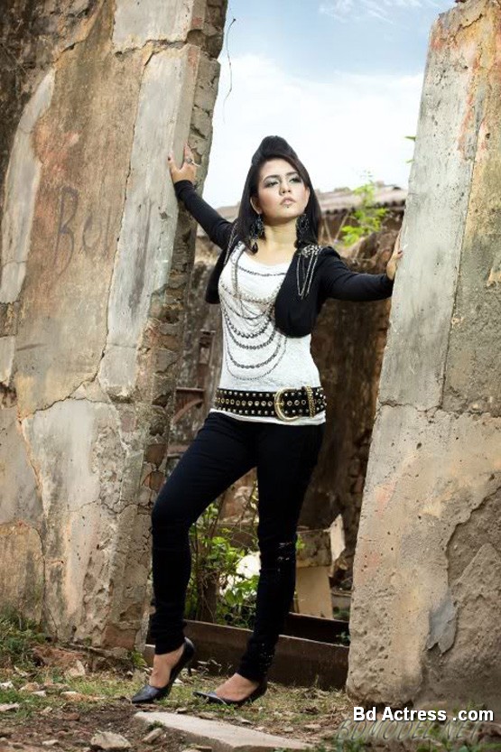 Bangladeshi Singer Mila-04