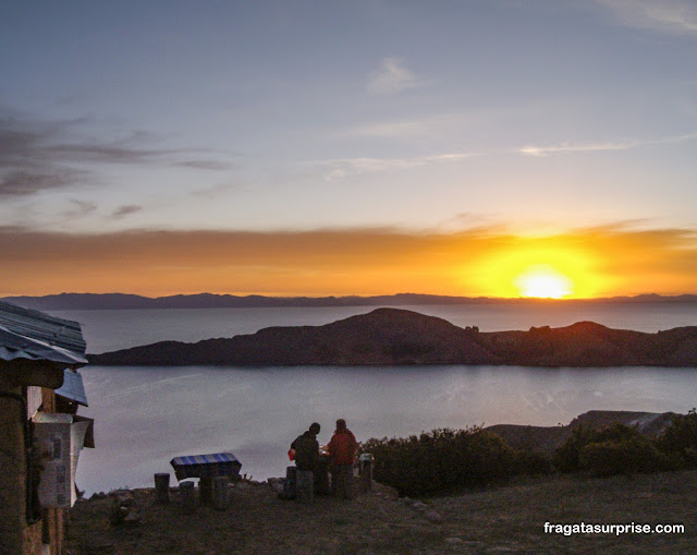 Pôr do sol na Ilha do Sol no Lago Titicaca