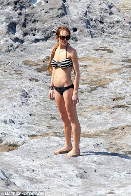 Lindsay Lohan Flaunts Her Skinny Frame in a Tiny Bikini in Hawaii