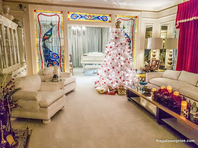 Sala de estar de Graceland, a casa de Elvis Presley