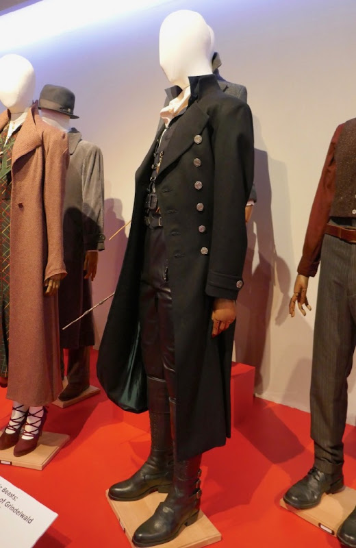 Fantastic Beasts 2 Grindelwald movie costume