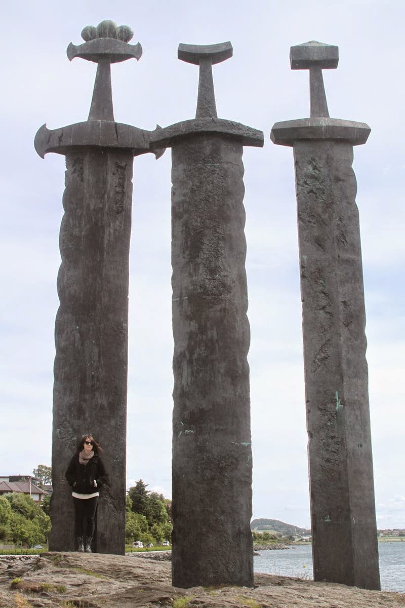 sverd i fjell, stone swords, sverd, viking statue norway, fjell norway, stavanger swords,