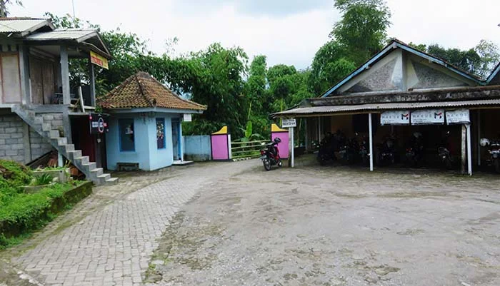 Area Parkir Air Terjun Kedung Kayang