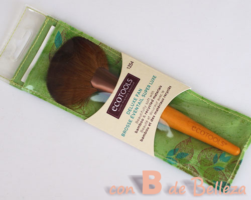 Deluxe fan brush iHerb