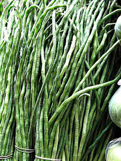 Hilo Farmers Market Green Beans - (c) David Ocker