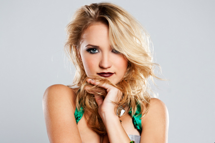 Nuevas imagenes de Emily Osment en la revista Faze