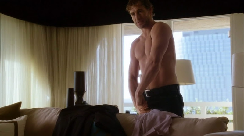 Brett Tucker Shirtless in Castle s4e20