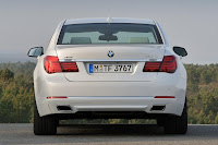 BMW 750d xDrive (2013) Rear