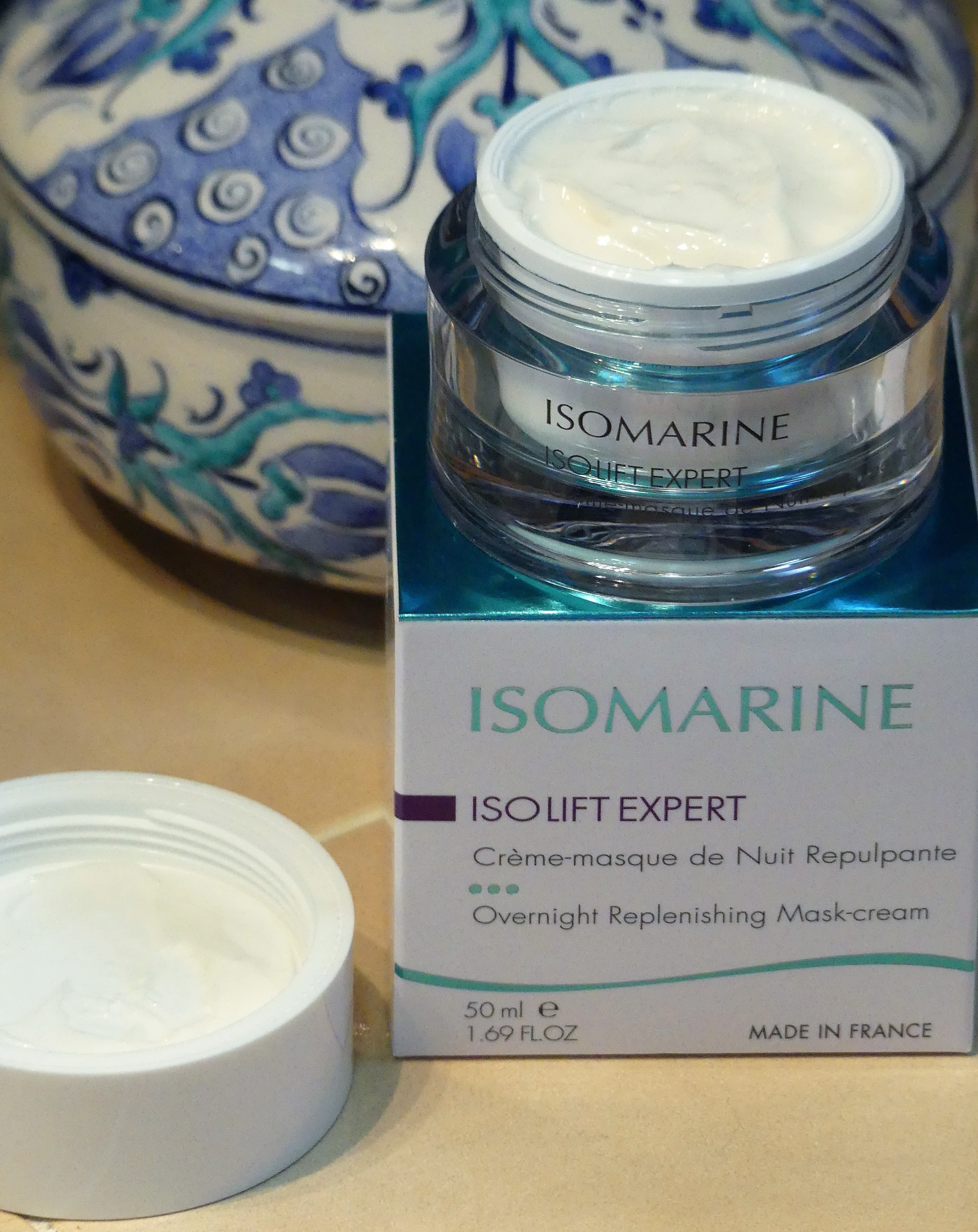 Crème lissante première rides Isolift chez Isomarine