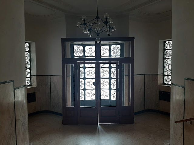 hall de entrada em edifício de art deco