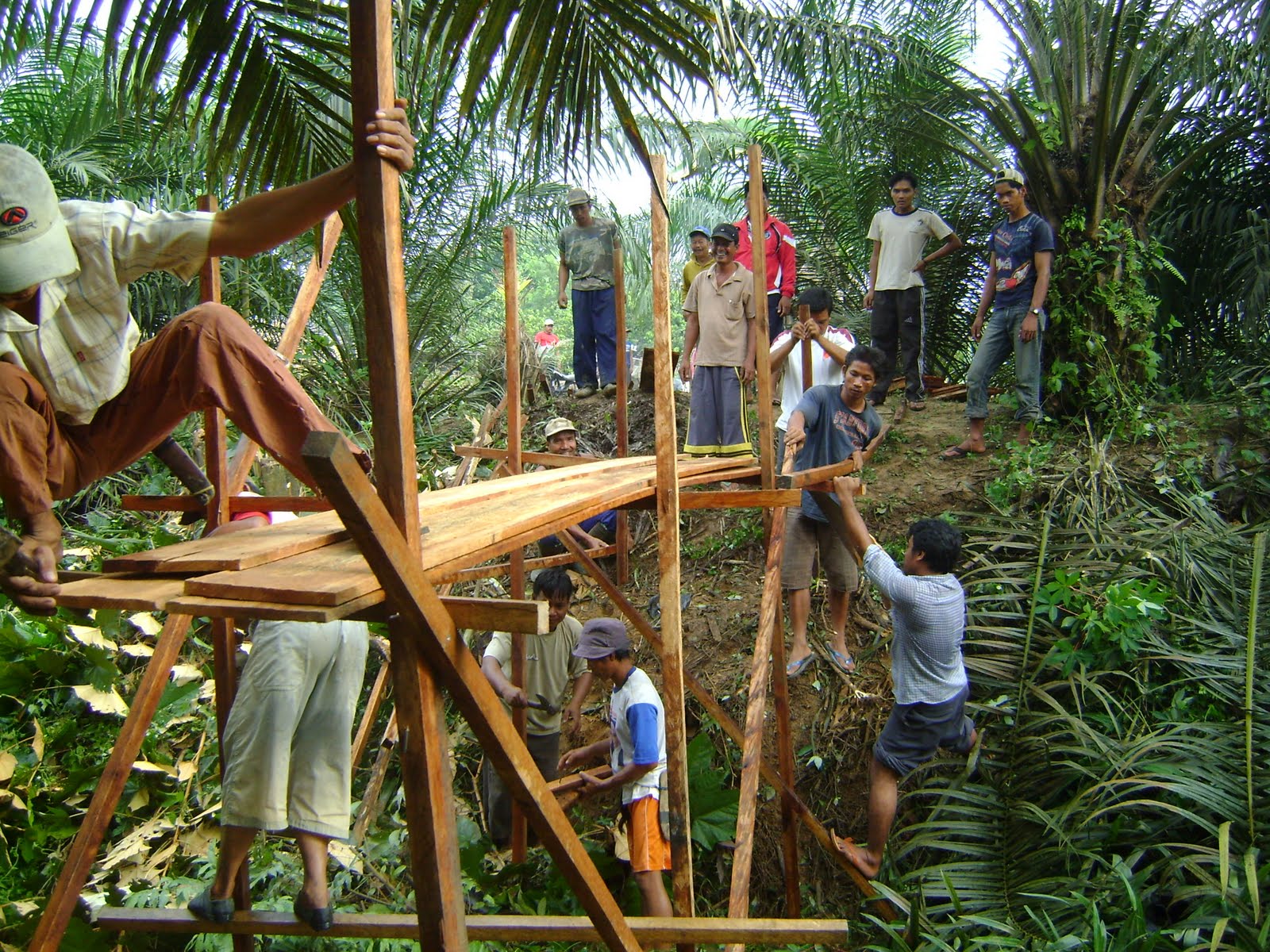 Gambar Gotong Royong Di Sekolah Kartun | Bestkartun