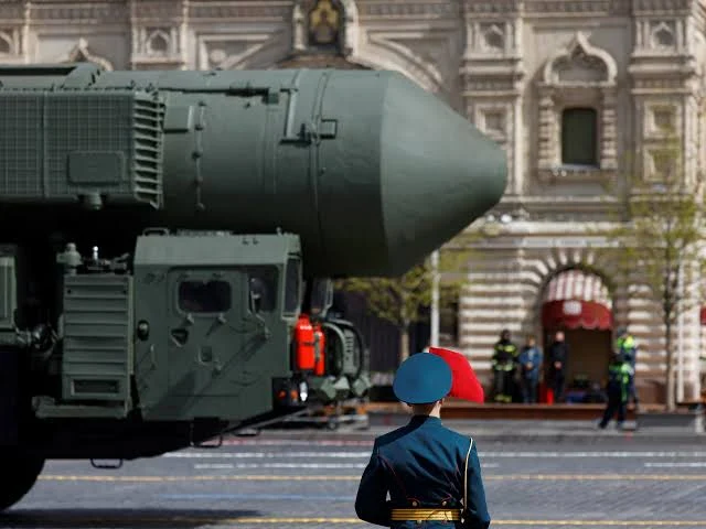 روسيا توقع صفقة أسلحة نووية مع جارتها بيلاروسيا رداً على تهديدات الناتوا