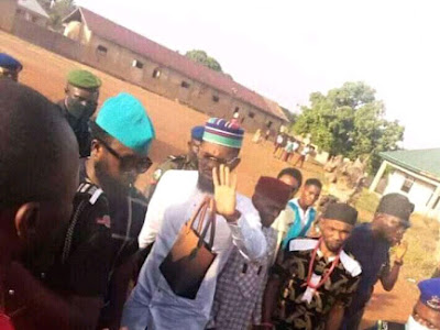 [GIST] POPULAR NIGERIAN CELEBRITY "PATORANKING STORMS HIS HOME TOWN IN EBONYI (VIDEO)