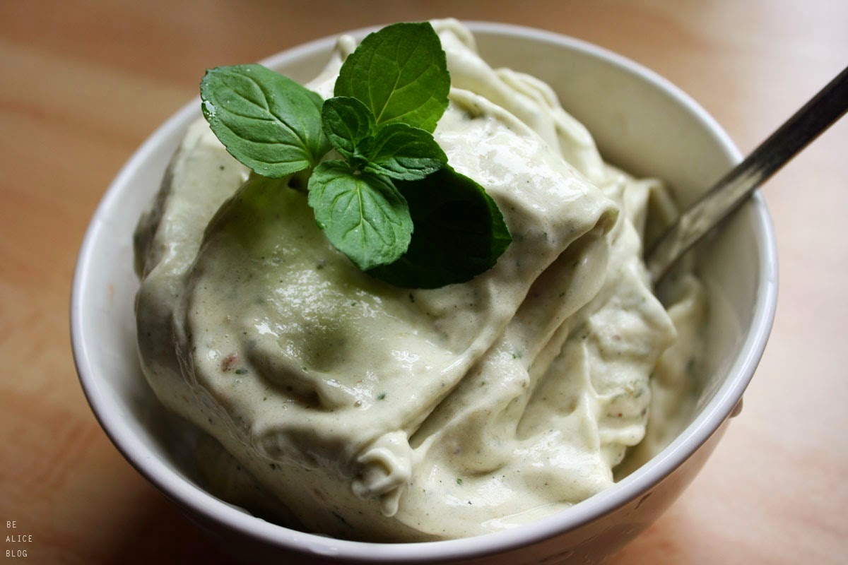 http://be-alice.blogspot.com/2014/07/peppermint-ice-cream-raw-vegan.html