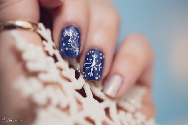 blue winter nails