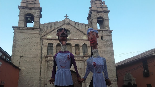 La Tropa de los Muñecones Ave Fénix Teatro Ayacucho - Perú